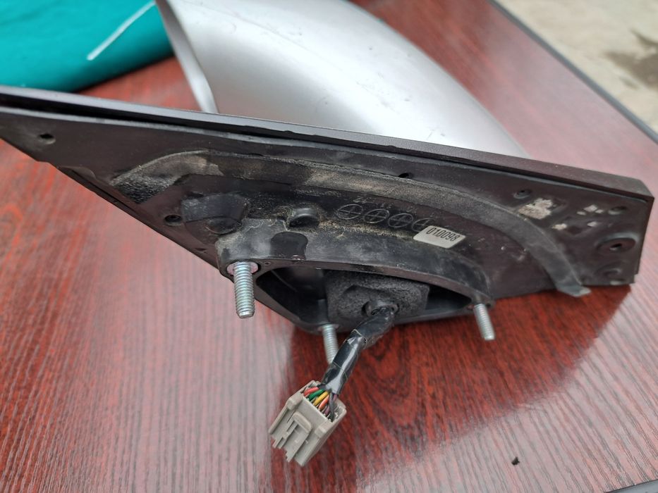 Зеркало боковое левое