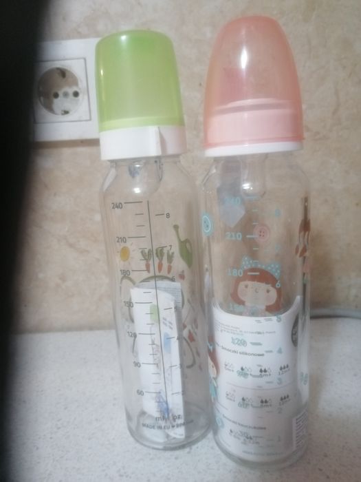 Нови Бебешки аксесоари-шишета Камера, биберони, лъжички