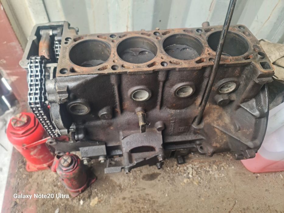 Головки и блок 406 , радиатор