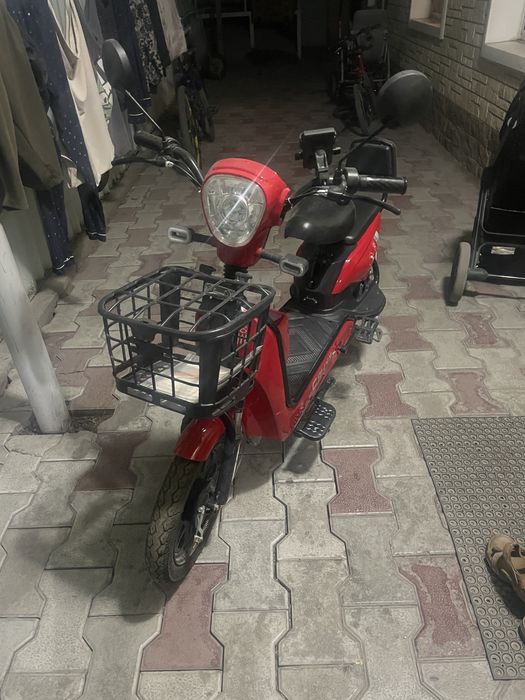 Продам скутэт sk8