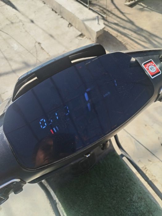 Skuter sotiladi holati batareykadi utirgan