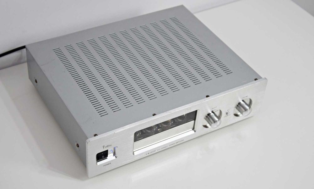 Amplificator Yaqin VK-2100, cu lampi