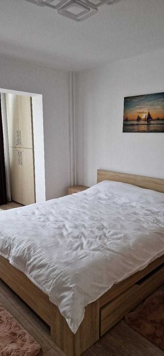 Inchiriez apartament 2 camere decomandate 55 mp Între Lacuri | Str. Tulcea | Renovat