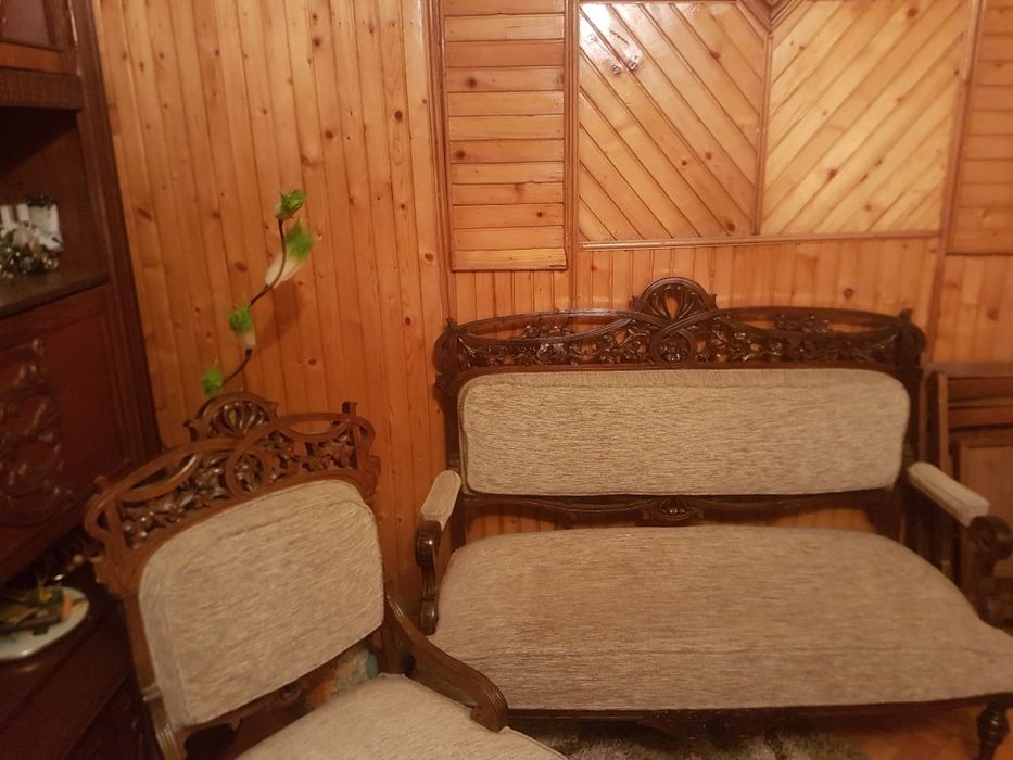Vand mobila antica de hol