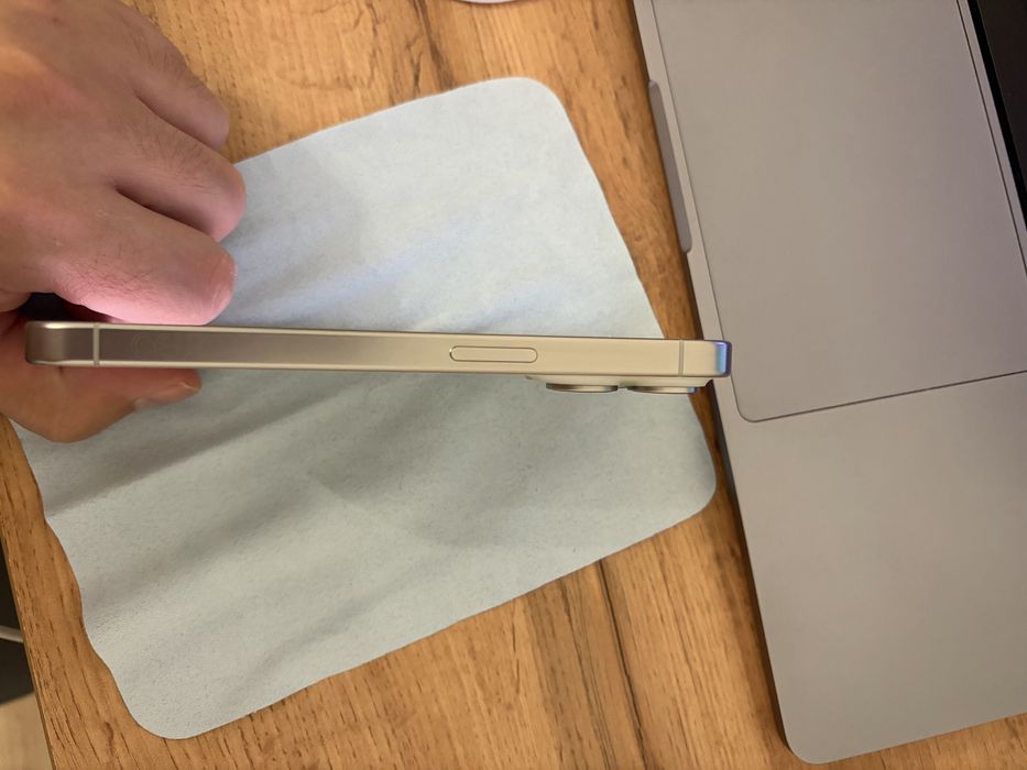 Продам Iphone 15 pro