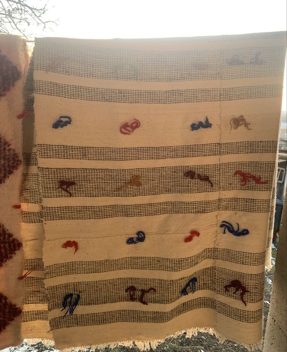 Vand coverturi , prosoape , paturi , fete de masa traditionale