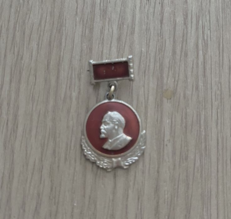 значки для коллекции и прочие атрибуты