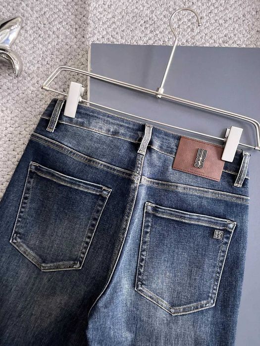 Aduc pe comanda Blugi Boss orice model