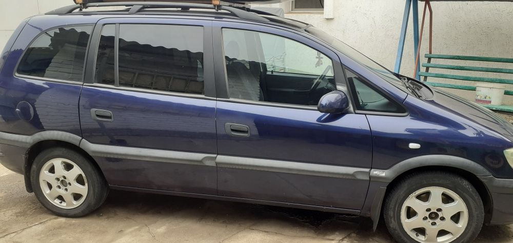Продам Опель Зафира 1.8 2000