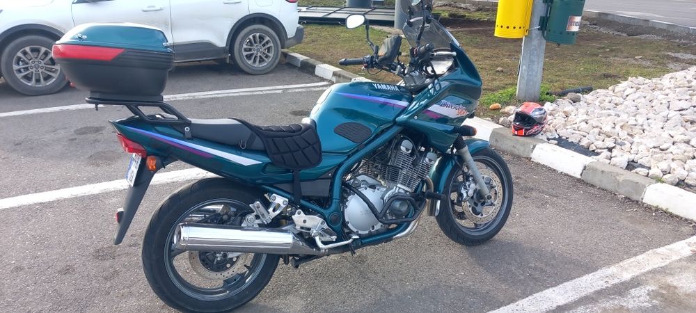 Motocicleta yamaha xj 900