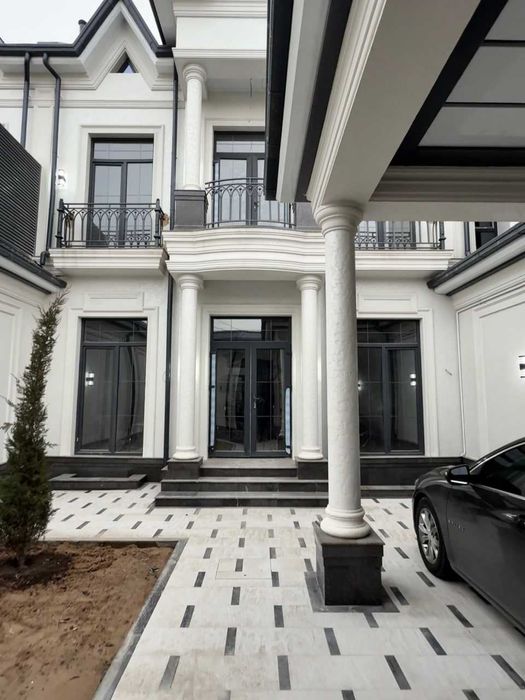 Мошина бозор, Сергели Бобур махаллада зор ховли сотувда