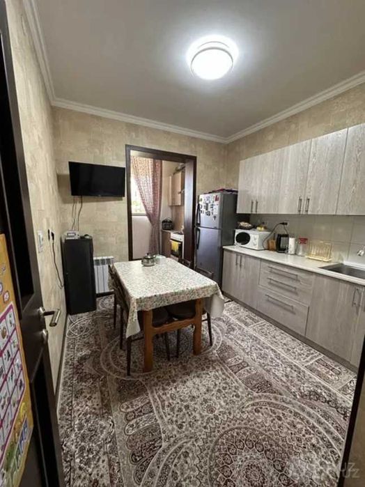 СРОЧНО!Продаётся 3-комнатная квартира с ремонтом, подвалом и парковкой
