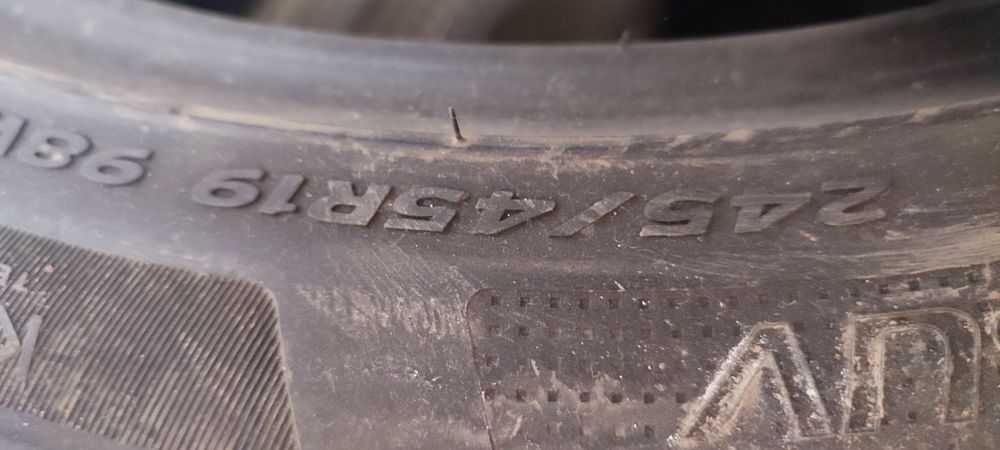 Hankook 245_45_R19 dona shina