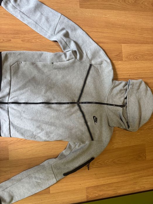 Nike tech flece сив