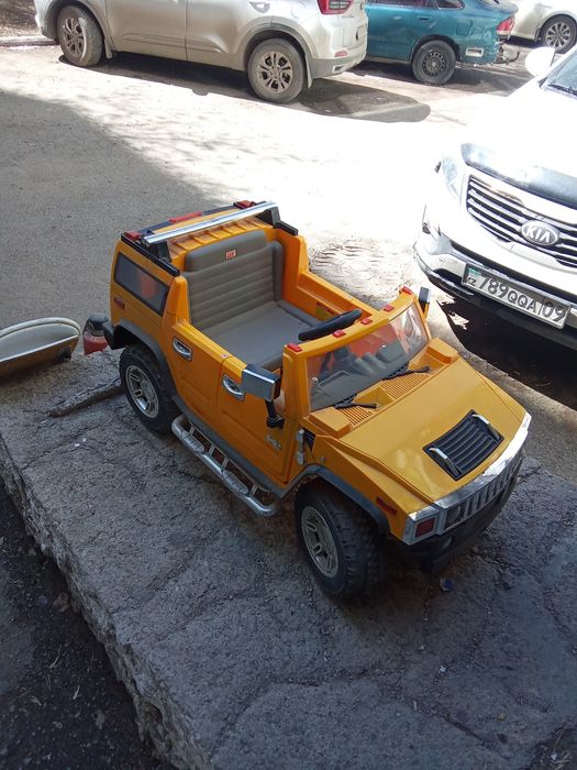 Детская машинка на аккумуляторе