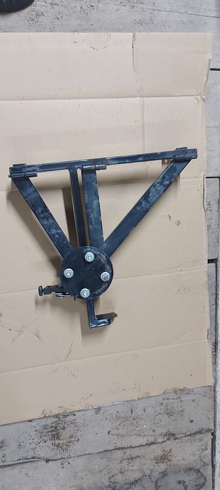 Кранштеин запаски Ларгус