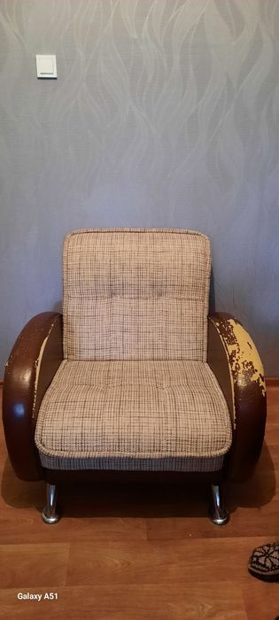 Сатылады, диван және кресло жазылады.