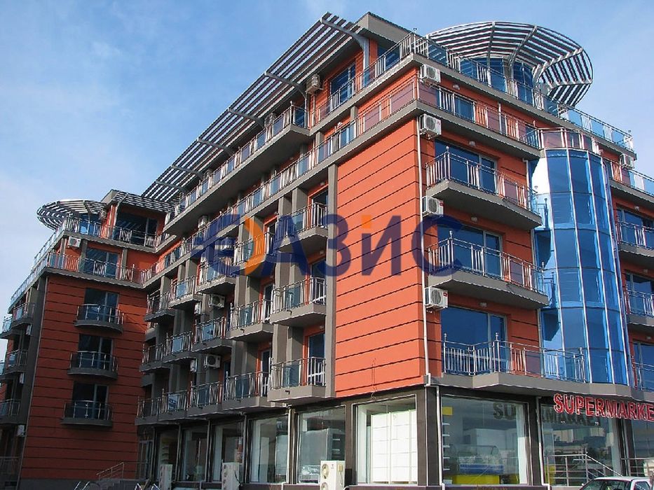 Продава се Двустаен апартамент в к.к. Слънчев бряг - 99 кв.м за 1144 €/кв.м - Снимка #10