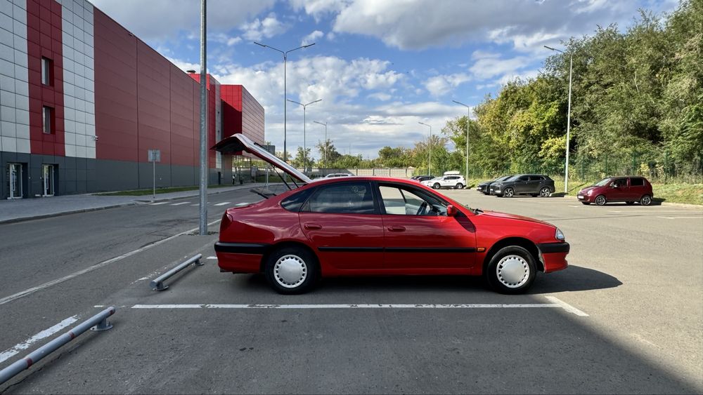 Продам тоету авенсис