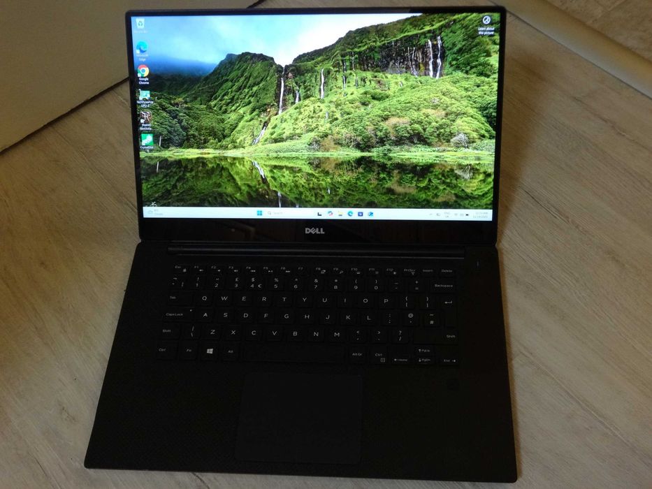 Лаптоп Dell XPS 15 9560 - 15.6" 4K Touch -i7-7700HQ /RAM 32GB/1050 4GB