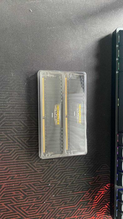 Memorie Corsair Vengeance LPX Black 2x8GB DDR4, 3000MHz, CL16