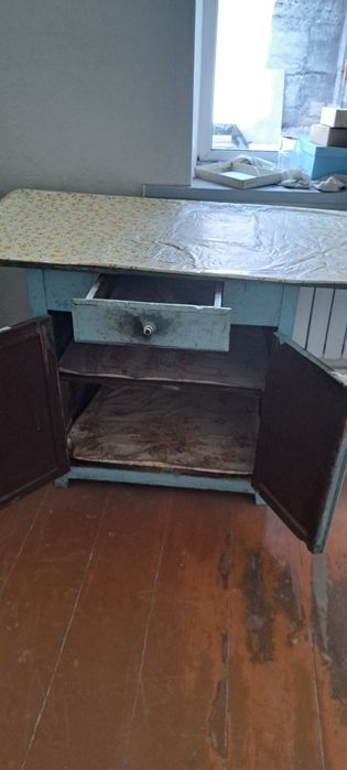 Стол на дачу с дверцами