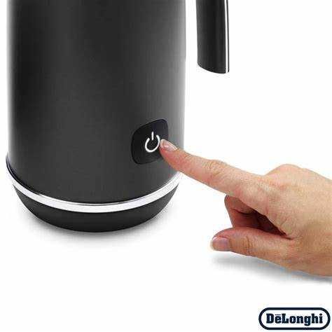 Вспениватель молока/КапучинаторDeLonghi EMF2.BK/W  подробно в описании