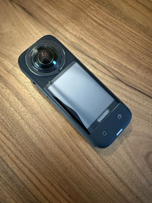 Camera Insta 360 X3