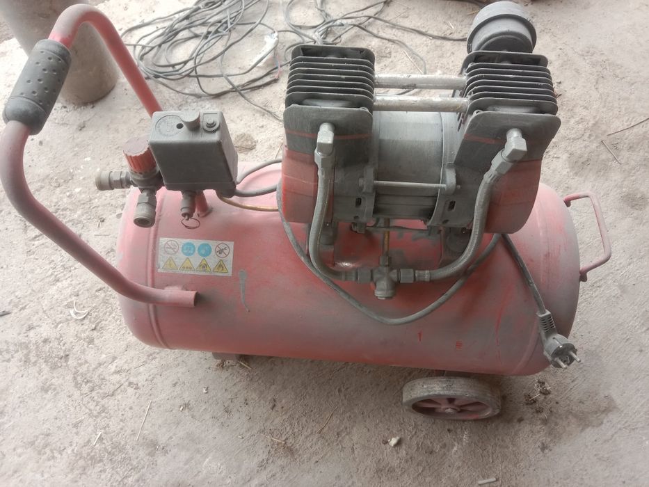 Kompressor va Truborez sotiladi srochna