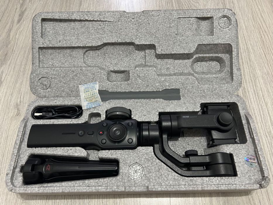 Zhiyun Smooth 4 / Стабилизатор для мобильной съемки