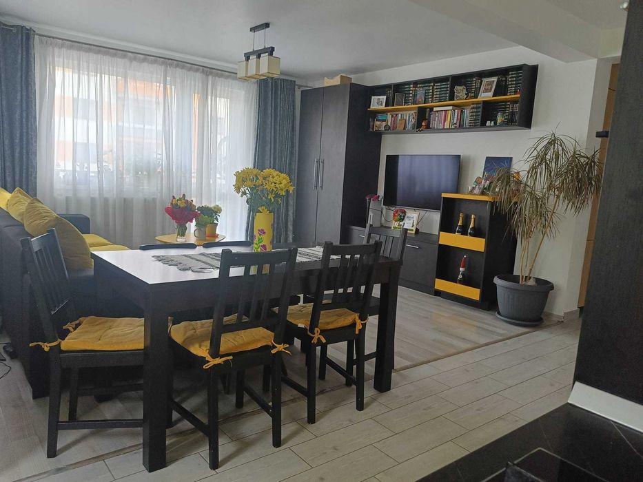 Apartament spațios și luminos de vanzare