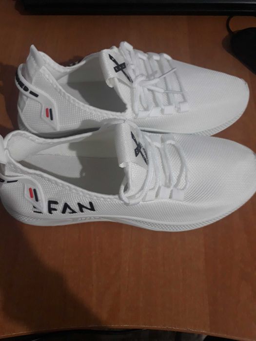 Кросовки, белые, удобные