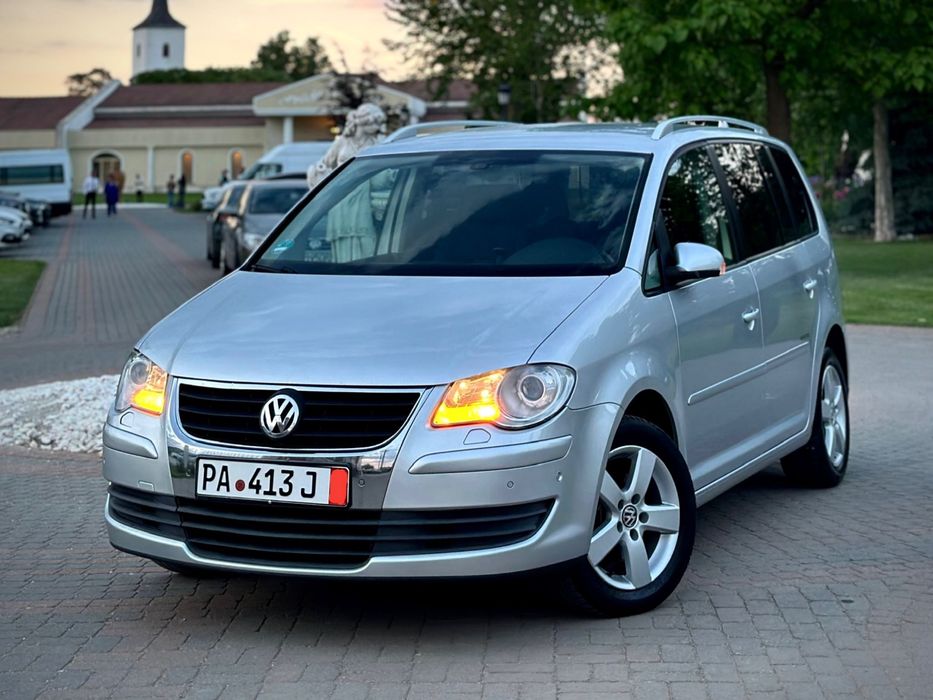 Touran UNITED 2009 7 Locuri 2.0 TDI BMM