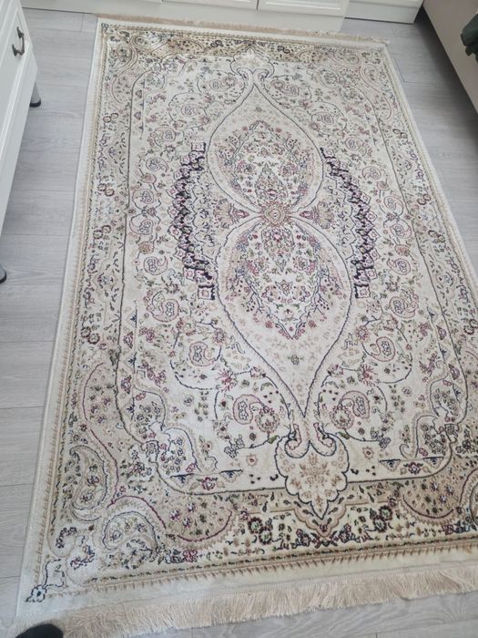 Продам ковер 1,5*2,3