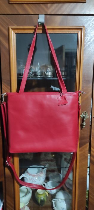 Geanta noua roșie de  piele