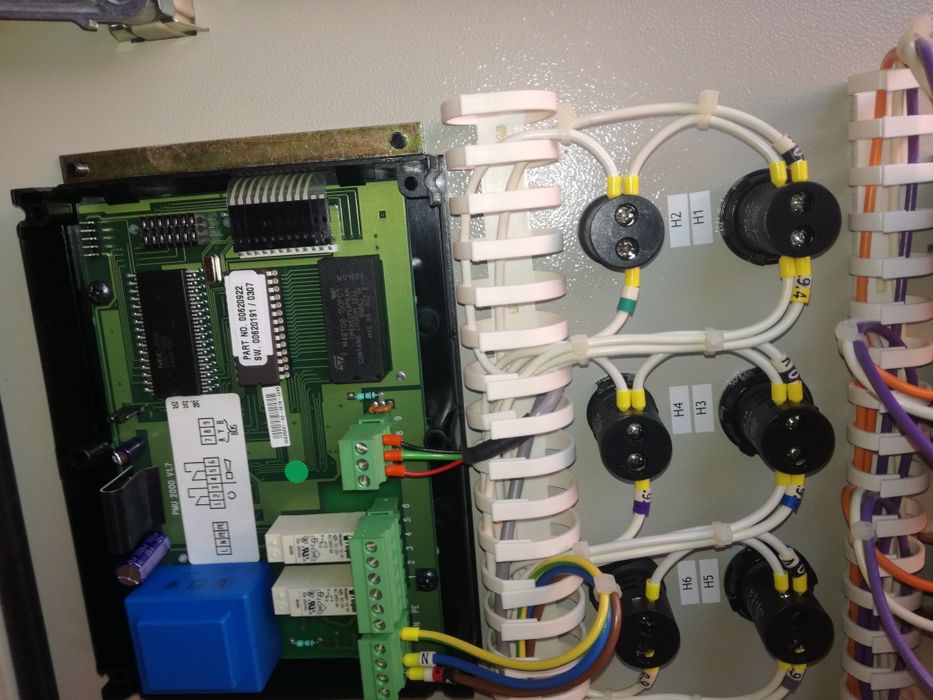 Управление за напорни помпи Grundfos