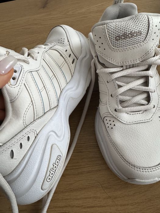 Маратонки adidas