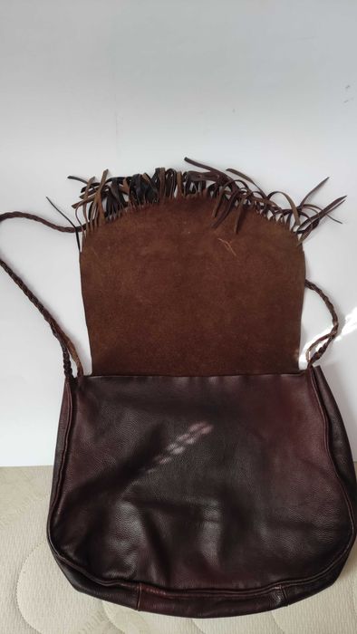 Мека дамска чанта от естествена кожа в "бохо стил" с ресни