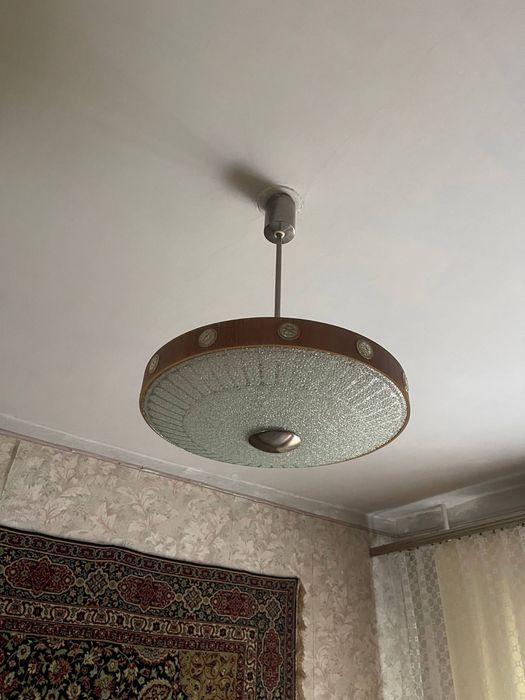 Продается люстра