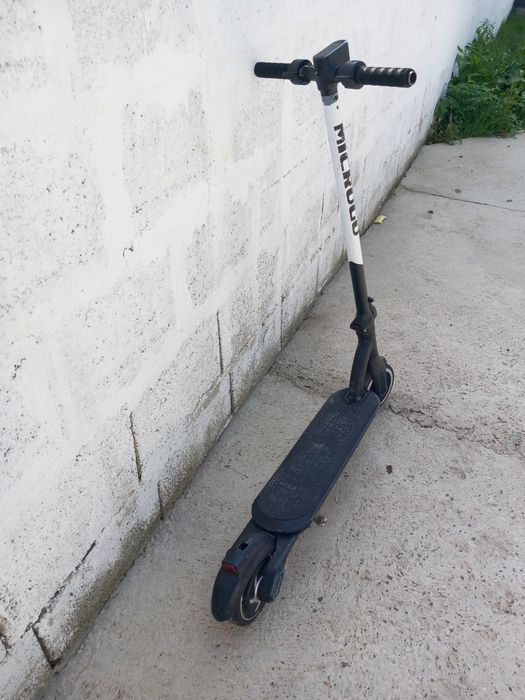 Vând trotinetă electrică MIGRO M8