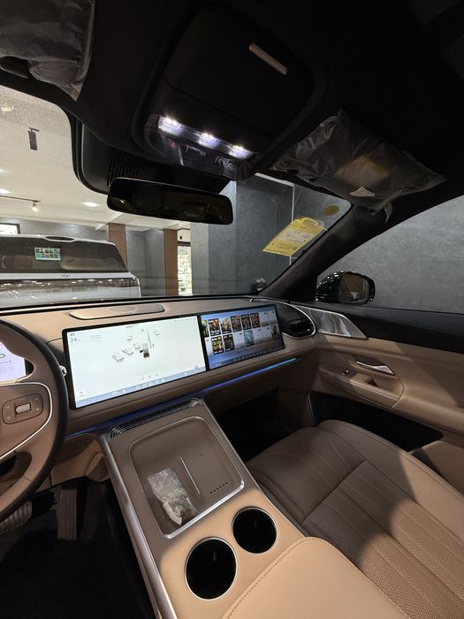 Xpeng G9 680 Long Range 4WD Max