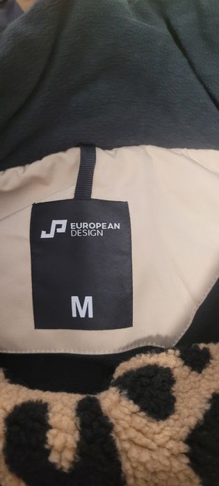 Costum de schi impecabil