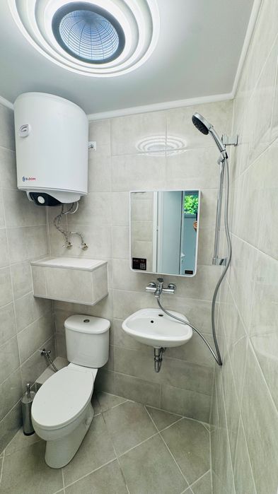 Отдава под наем помещение със статут гараж 29,5 м.кв. София Прощад Папа Йоан Павел II N 3