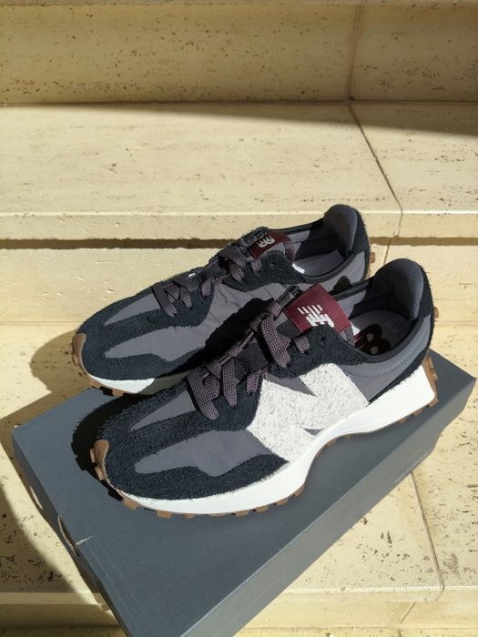 New Balance 327 sneakers culoare negru cu logo alb mărimea 39.5 noi originali