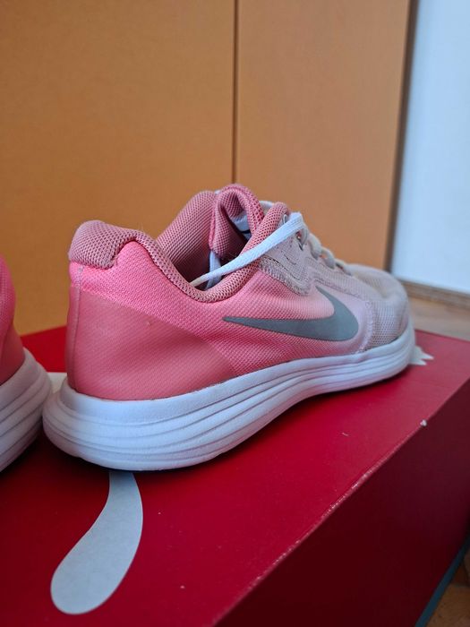 Pantofi pentru alergare marime:32