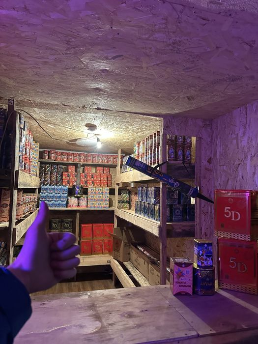 Продажа салютов фейерверков петарды