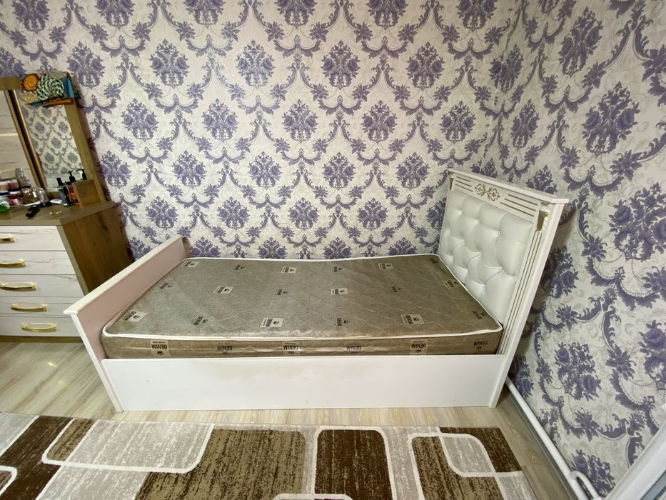 Диван продам б/у