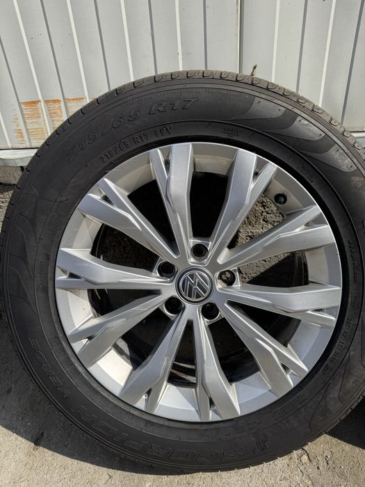 Jante Gama Wolksvagen R17 5NA601025 Et 40 cu anvelope de vara 215/65/17 Pirelli Scorpion Dot 2024 rulate maxim 1000 km rulate