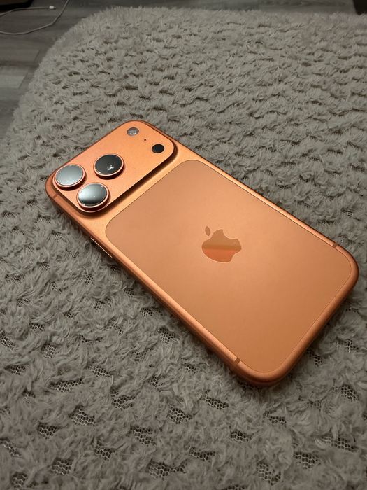 Iphone 17 pro orange