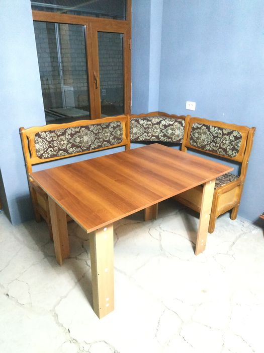 Кухни стол стул сотилади